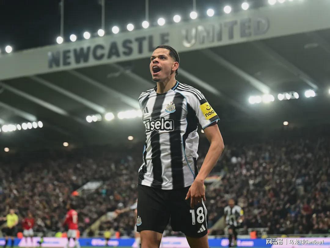 开云体育入口-英超绝杀！曼城爆冷！曼联丢分稳居前三，夺冠热门7分领跑